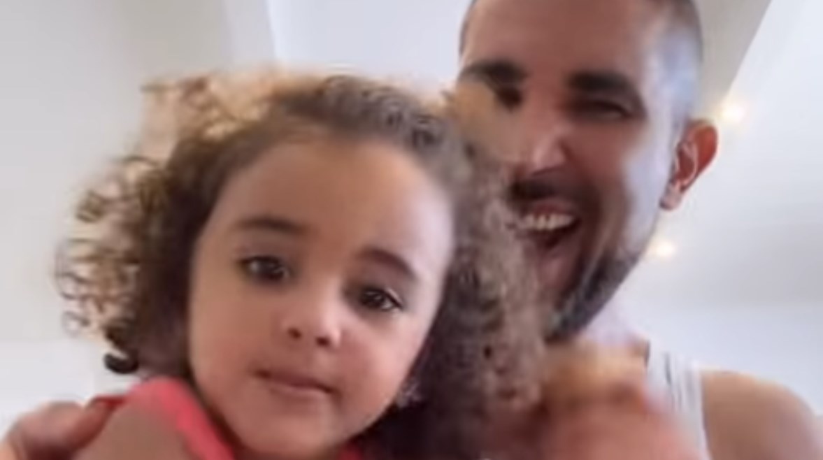 أحمد سعد وابنته