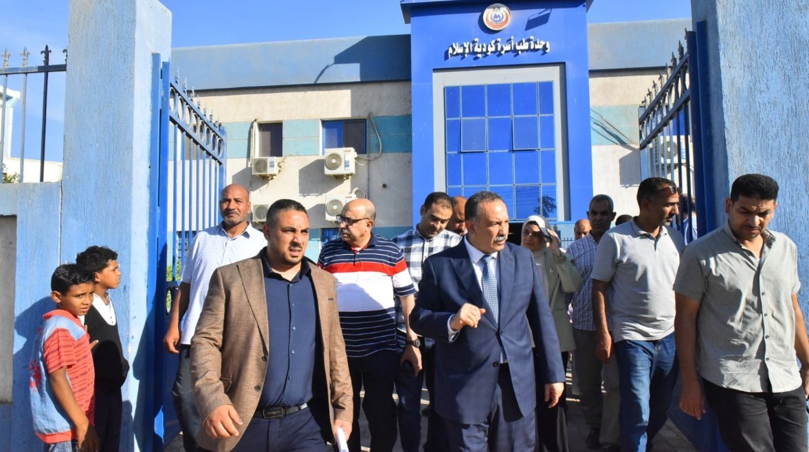 محافظ أسيوط خلال جولته اليوم محافظ أسيوط خلال جولته اليوم