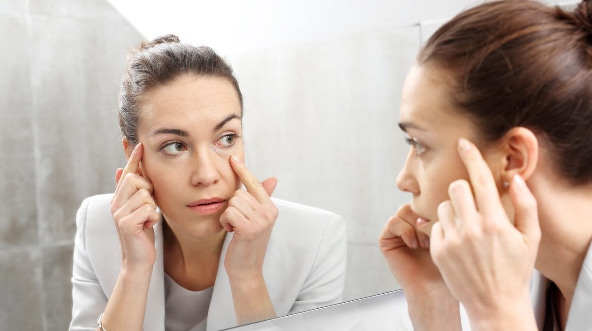 طرق منزلية لعلاج انتفاخ الوجه طرق منزلية لعلاج انتفاخ الوجه