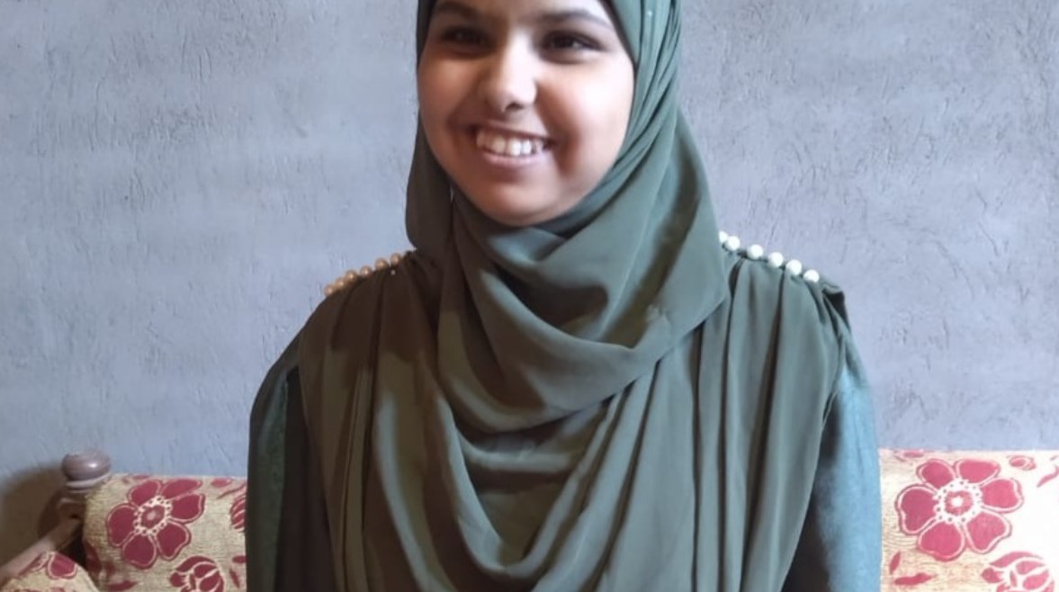 ابتسام محمد فوزى الخامسة على مستوى الجمهورية من ذوى البصيرة فى الشهادة الإعدادية باسوان ابتسام محمد فوزى الخامسة على مستوى الجمهورية من ذوى البصيرة فى الشهادة الإعدادية باسوان
