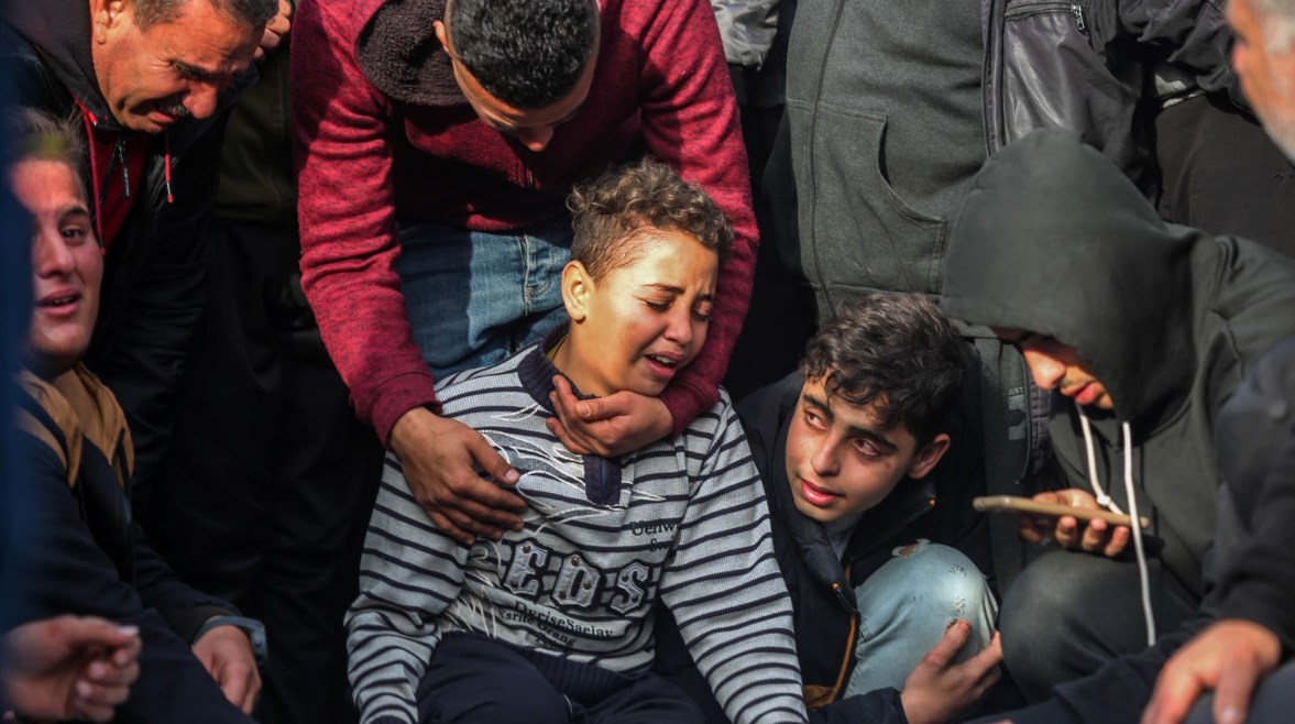 60 شهيدًا في غزة خلال قصف إسرائيلي عنيف طال نازحين ومدنيين 60 شهيدًا في غزة خلال قصف إسرائيلي عنيف طال نازحين ومدنيين