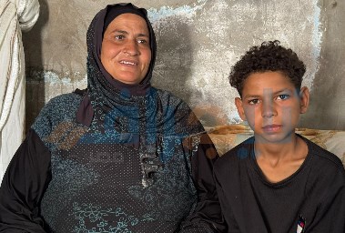علي ووالدته