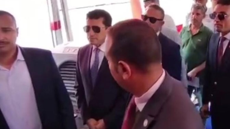وزير الرياضة يدلي بصوته بالشروق