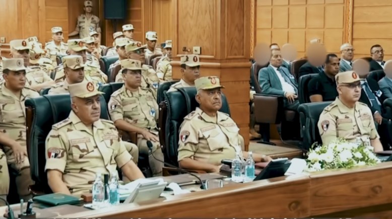وزير الدفاع يشهد تنفيذ المرحلة الرئيسية للمشروع الاستراتيجي التعبوي التخصصي لهيئة الاستخبارات العسكرية