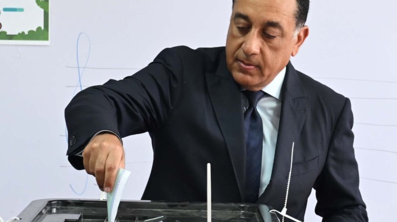 الدكتور مصطفى مدبولي يدلي بصوته في انتخابات مجلس الشيوخ