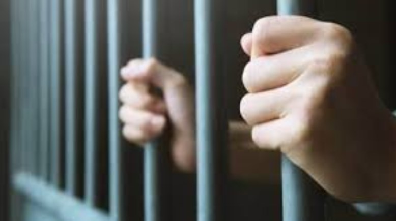 ضبط متهمة - أرشيفية