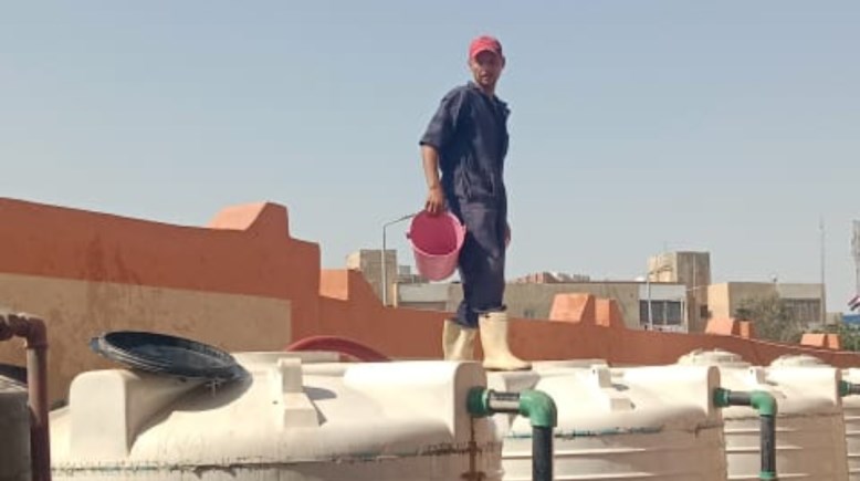مبادرة تعقيم خزانات المياه بمدارس البحر الأحمر
