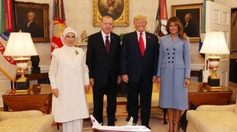 أمينة أردوغان توجه رسالة لميلانيا ترامب