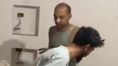  احتجاز البلوجر علاء الساحر لشاب