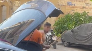 مقطع من فيديو الطبيب والزوجين