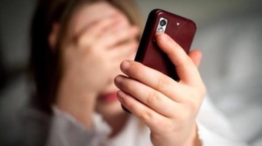 تهددي بإفشاء صور
