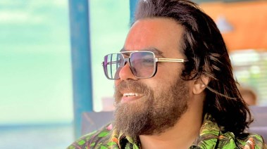 الموزع والمغني علي رؤوف
