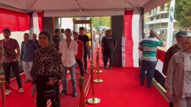توافد المواطنين للإدلاء بأصواتهم بمدينة نصر