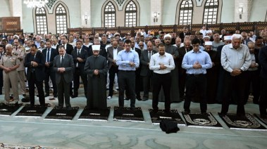 الدكتور أحمد نظيف في جنازة وزير التموين السابق علي المصيلحي