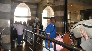 مغادرة السودانيون من محطة رمسيس إلى السودان