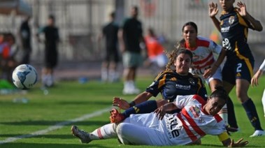 جانب من مباراة سابفة من دوري الكرة النسائية 
