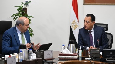 رئيس الوزراء مع وزير الطيران المدني