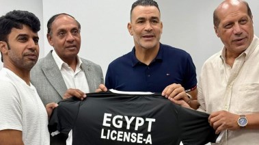 عصام الحضري