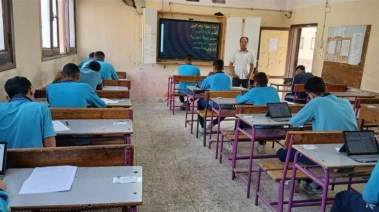 طلاب الدبلومات الفنية