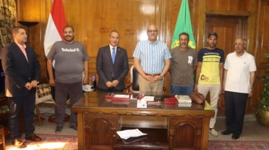 محافظ القليوبية يكرم 3 سائقين