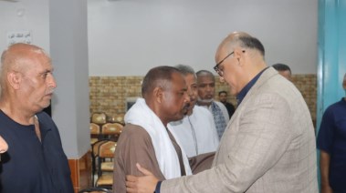 محافظ القليوبية يقدم واجب العزاء لأسر الضحايا