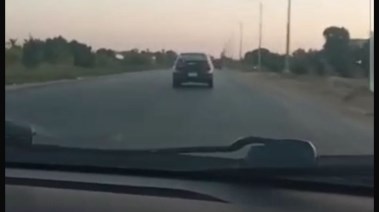 صوره سياره المرشح المتضرر أثناء البث المباشر 
