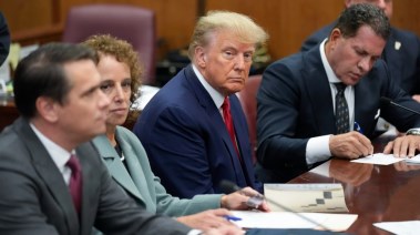 الرئيس الأمريكي، دونالد ترامب من قاعة المحكمة