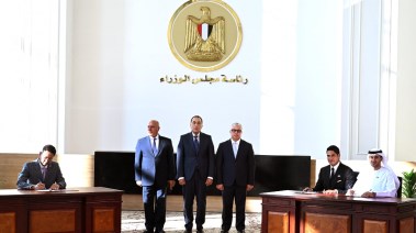 شهد رئيس الوزراء، مصطفى مدبولي، مراسم توقيع عقد حق انتفاع بالأرض لصالح مشروع "أتوم سولار مصر"