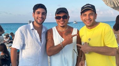 مصطفى قمر وابنه تيام مع الهضبة 
