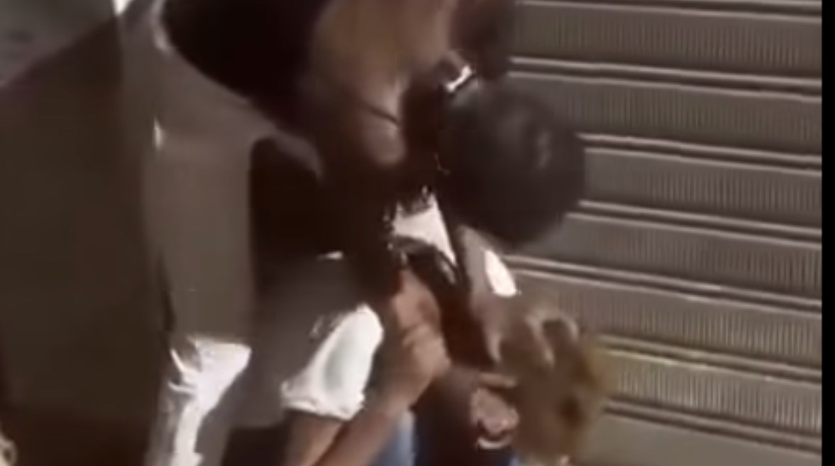 جانب من الفيديو جانب من الفيديو