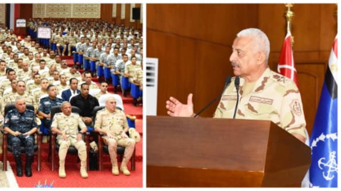 وزير الدفاع يلتقى بعدد من مقاتلي المنطقة الغربية العسكرية وزير الدفاع يلتقى بعدد من مقاتلي المنطقة الغربية العسكرية