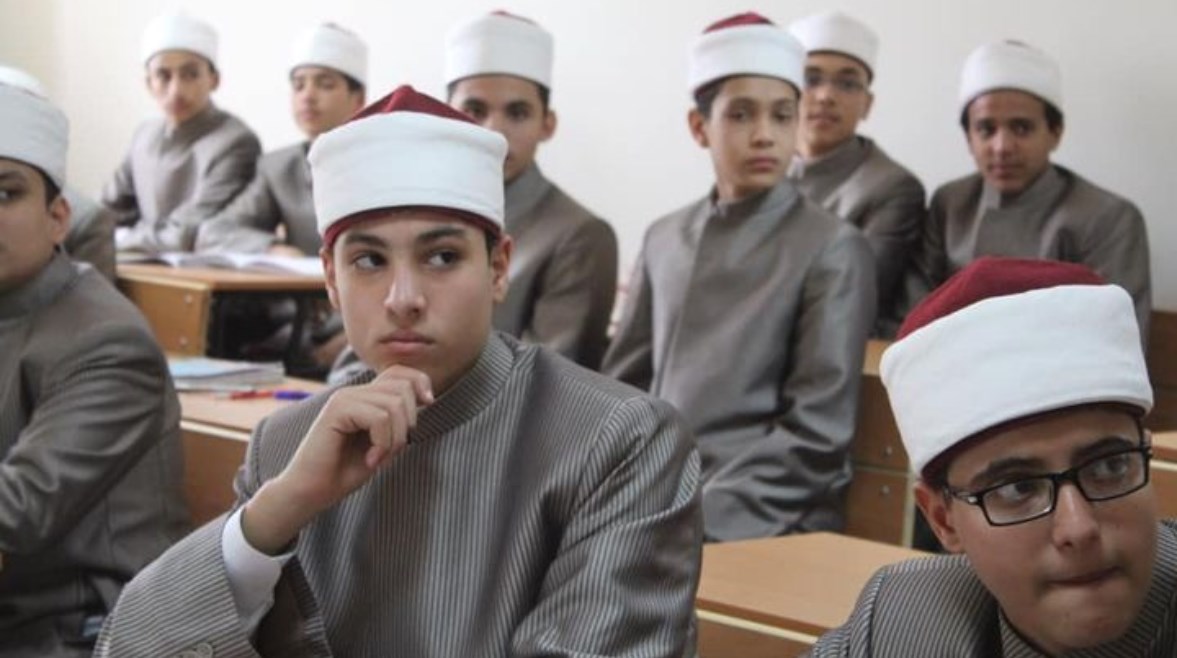 طلاب بأحد المعاهد الأزهرية طلاب بأحد المعاهد الأزهرية