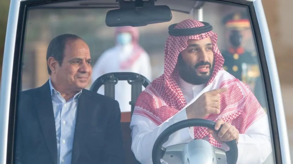 الرئيس عبد الفتاح السيسي مع ولي العهد السعودي محمد بن سلمان
