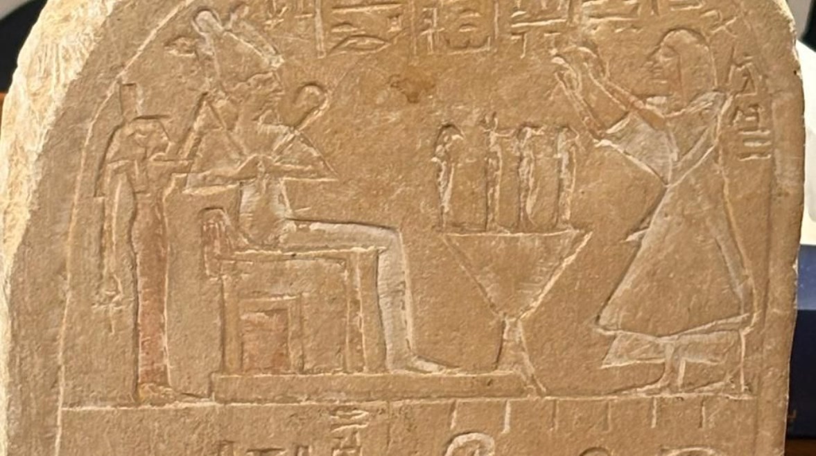 القطع الأثرية من المملكة المتحدة وألمانيا