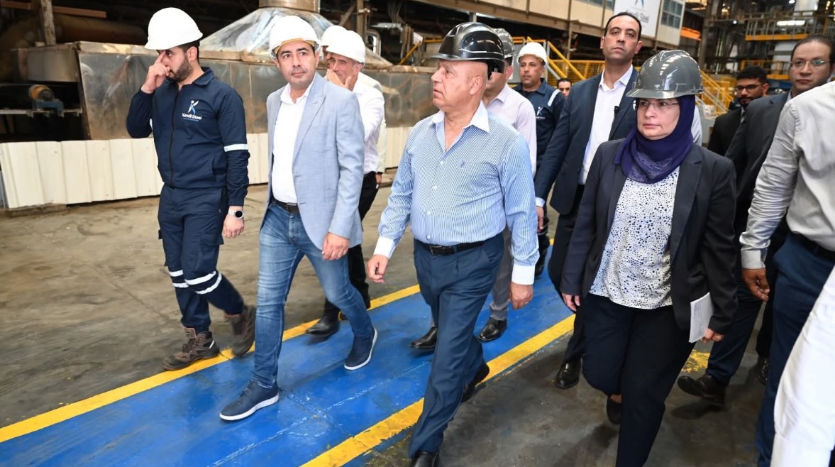 وزير الصناعة، الفريق كامل الوزير، 