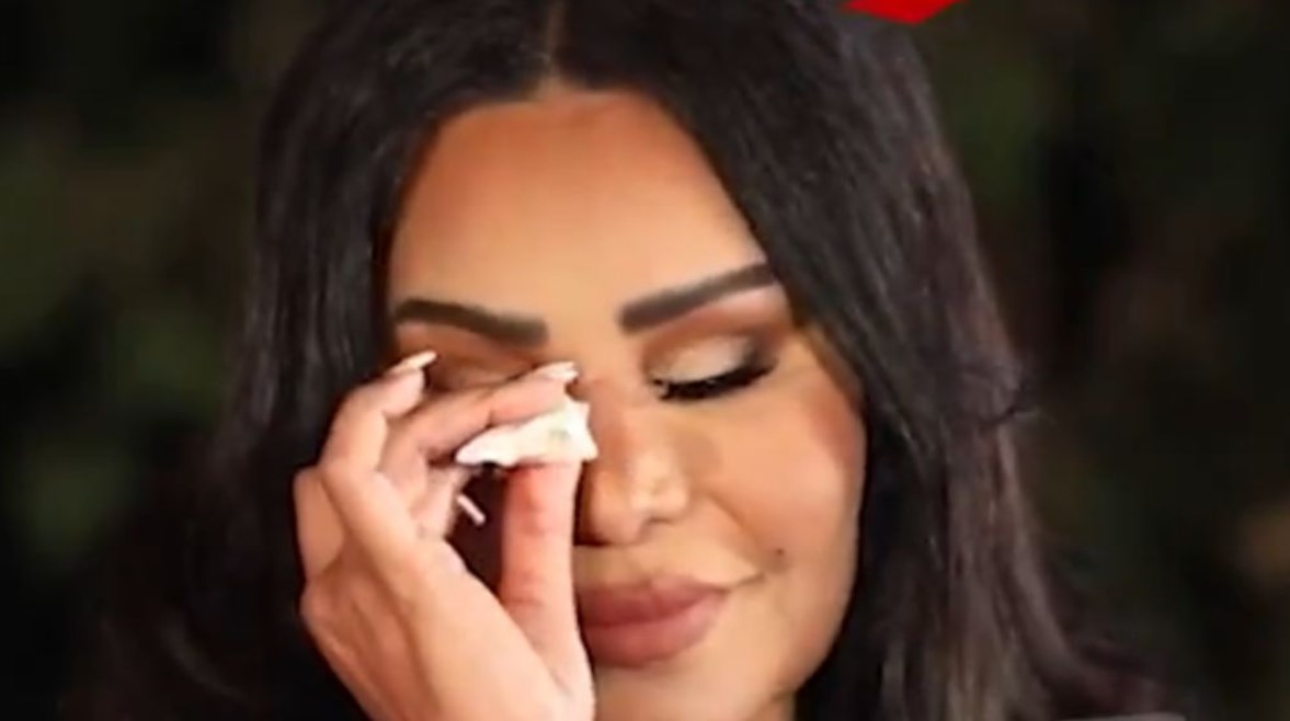 بكاء الفنانة أحلام