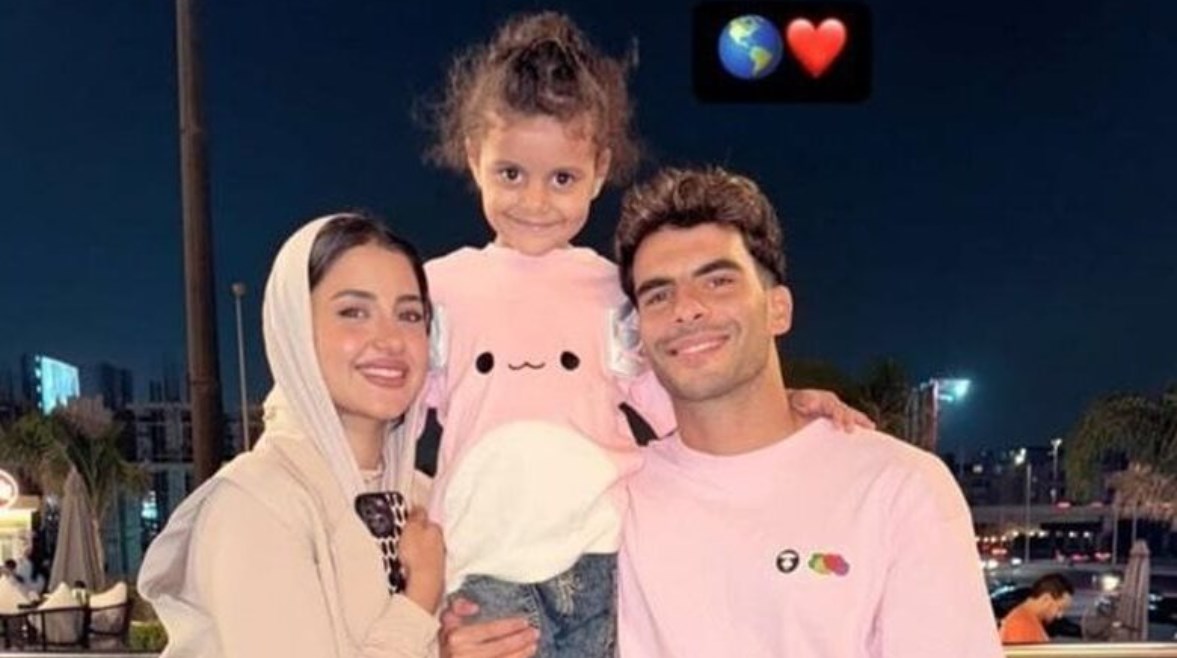 زيزو وزوجته