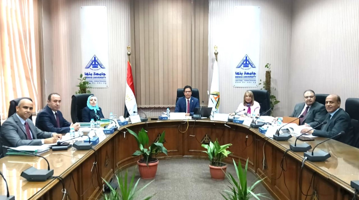 لجنة اختيار القيادات بجامعة بنها