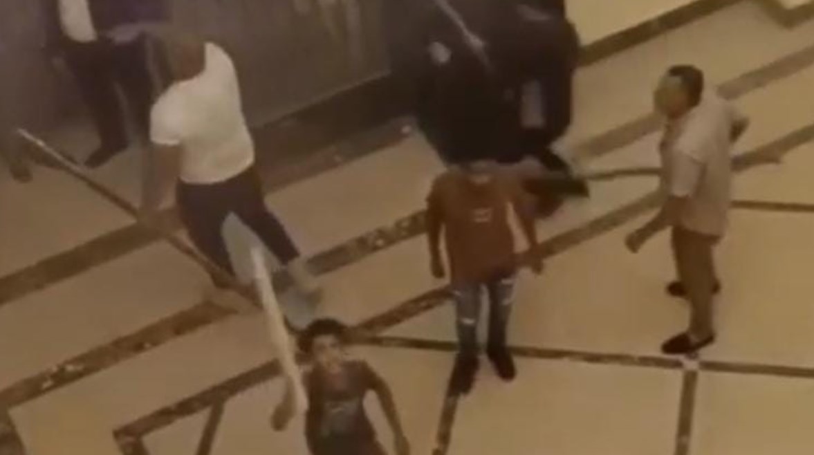 جانب من المشاحرة جانب من المشاحرة