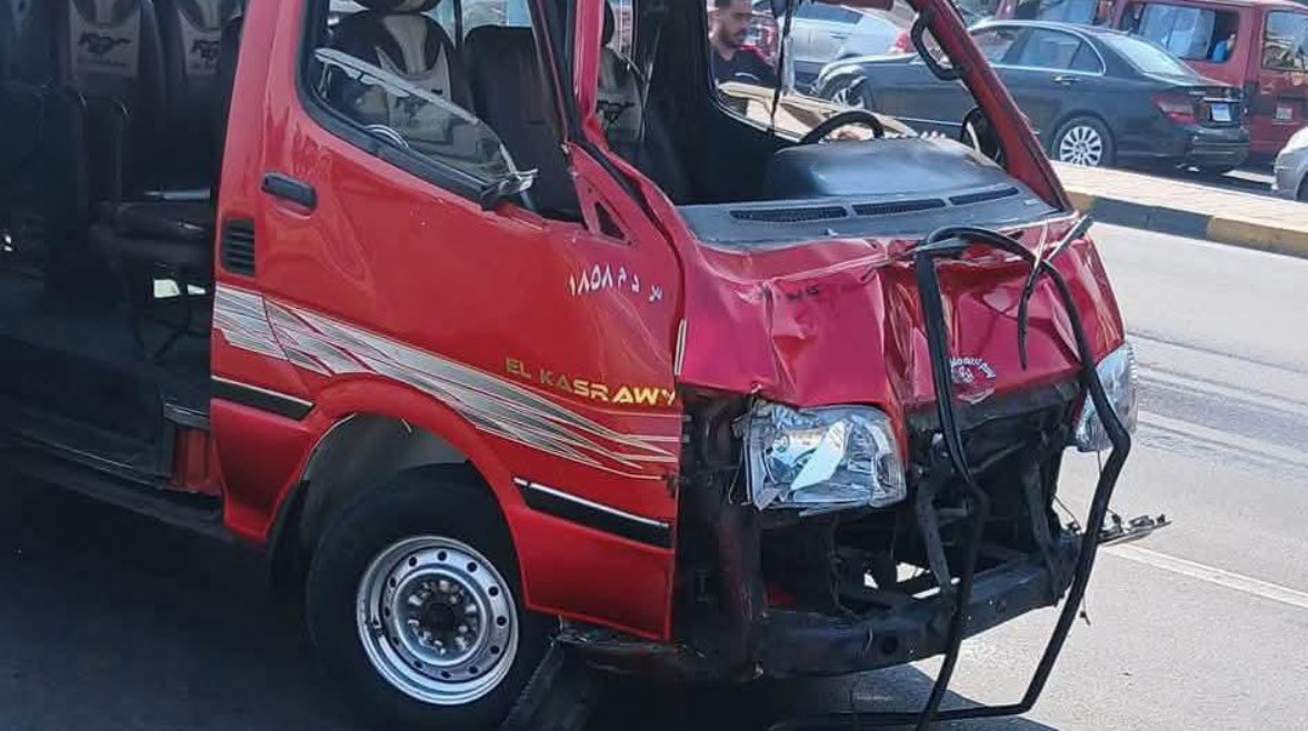 السيارة في الحادث السيارة في الحادث