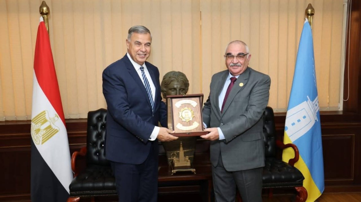 جانب من لقاء رئيس هيئة قضايا الدولة مع محافظ الإسكندرية 