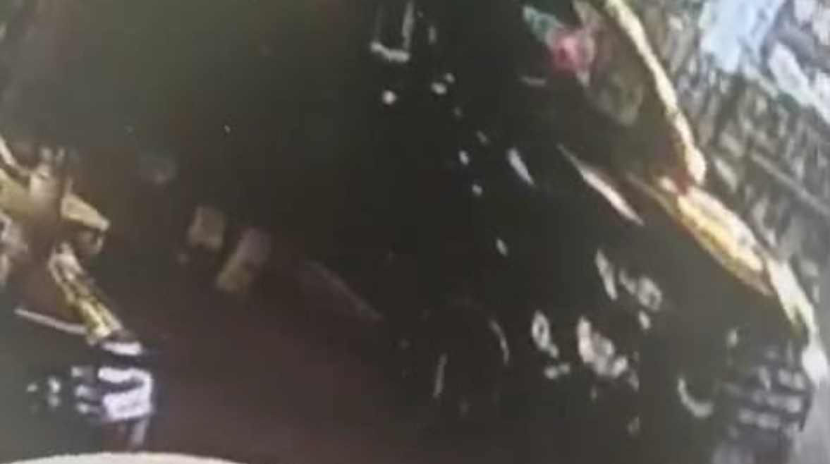 مهندس يحاول دهس طليقته بمدينة نصر وطليقته "عاوزة حقى" مهندس يحاول دهس طليقته بمدينة نصر وطليقته "عاوزة حقى"