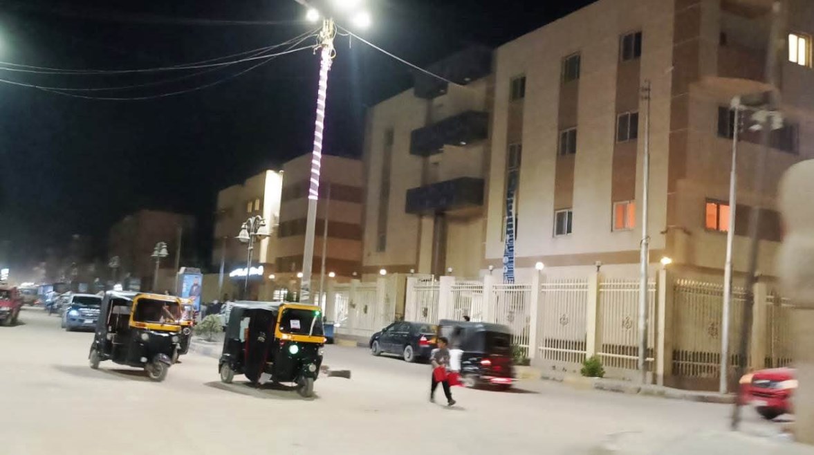 عودة الكهرباء بشوارع ومستشفى النيل التخصصي بمدينة إدفو 