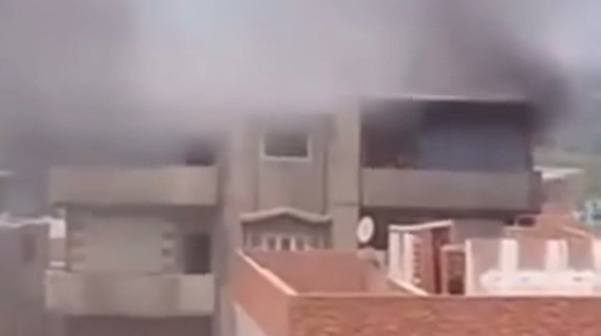 جانب من الحريق 