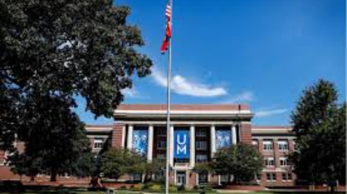 تنسيق جامعة ممفيس 2025