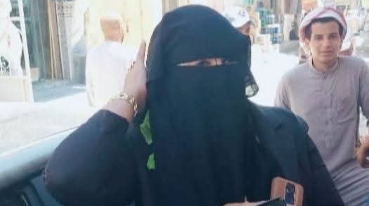 مدير مديرية التموين بمطروح تتنكر بالنقاب 
