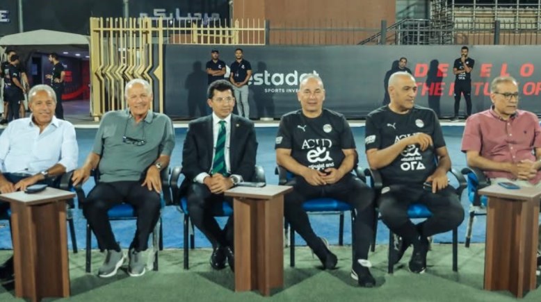 صبحي وأبوريدة في مران المنتخب