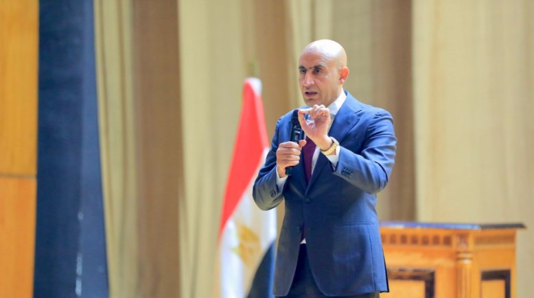 وزير التربية والتعليم والتعليم الفنى، محمد عبد اللطيف