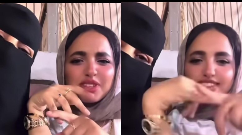 الفتاة ووالدتها