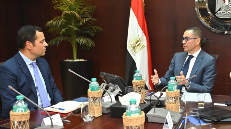 جانب من الاجتماع جانب من الاجتماع